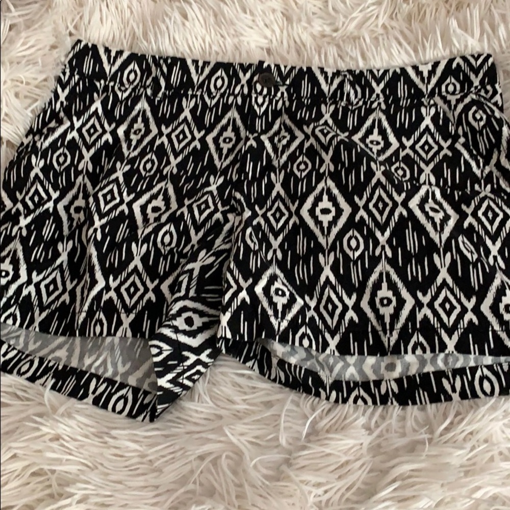 Black and white patterned shorts